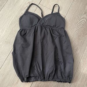 NWOT Lululemon gray workout top